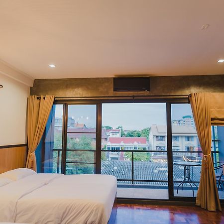 No.9 Hostel & Cafe Чиангмай Экстерьер фото
