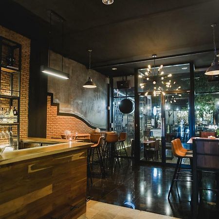No.9 Hostel & Cafe Чиангмай Экстерьер фото